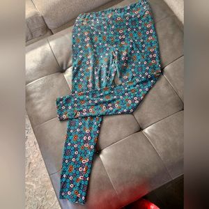 Lularoe leggings tall& curvy